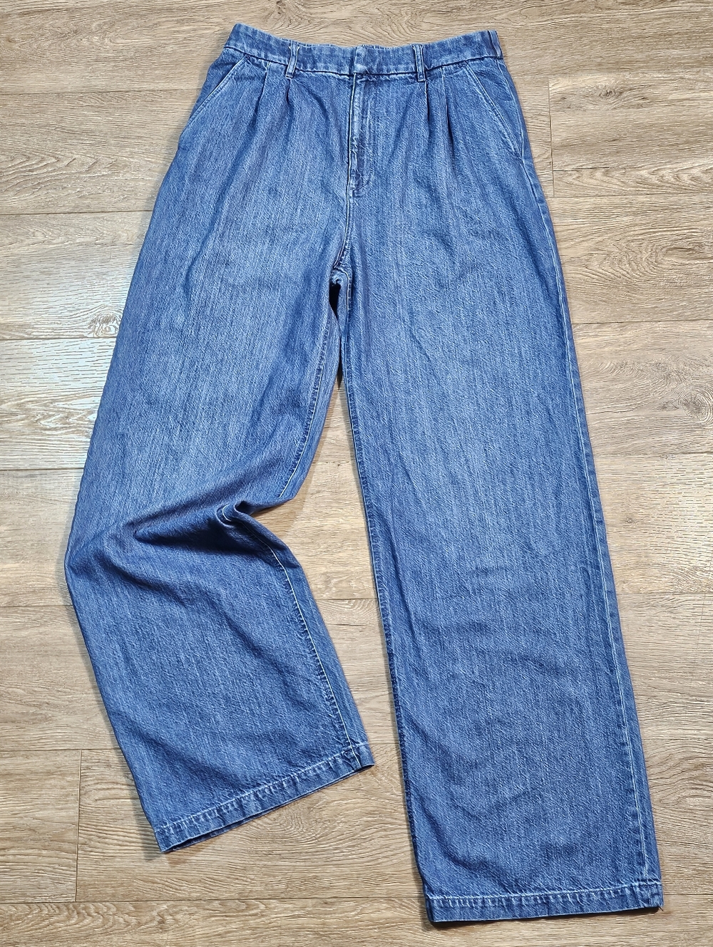 Gap 365 Medium Wash Denim High Rise Pleated Elastic Waist Wide Leg Trouser Jean - Picture 2 of 16